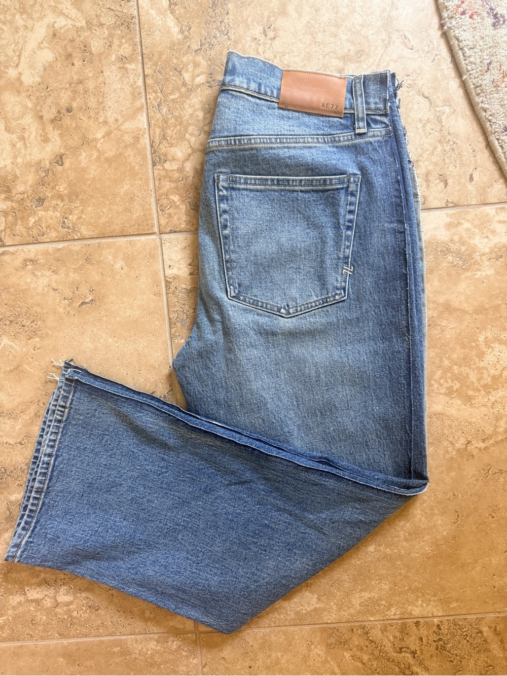 NWOT American Eagle 77 Crop Bootcut Side Detail Women's Jeans, size 28